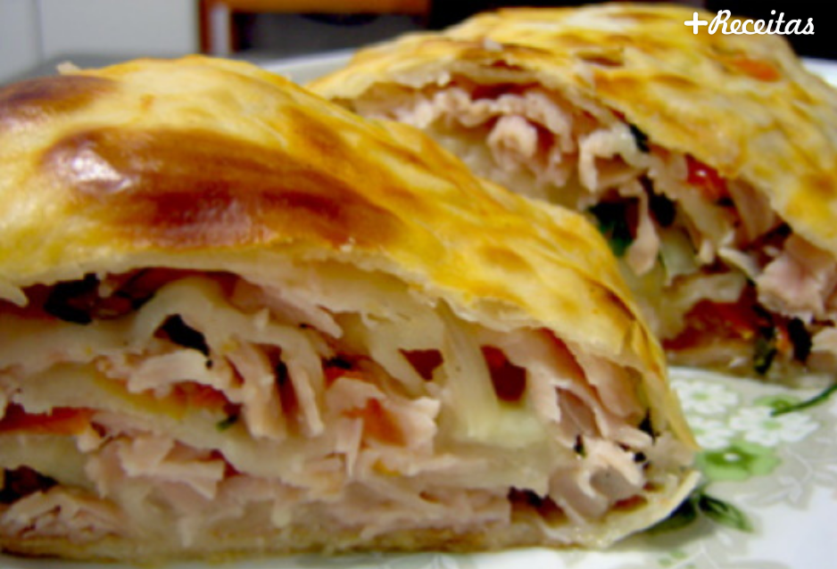 Pastelão de pizza de forno recheado
